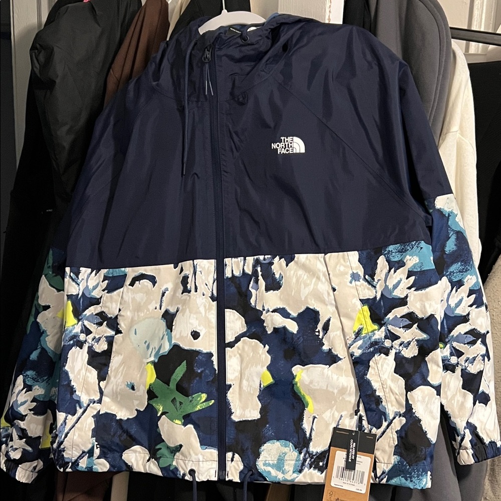 NWT The North Face Navy and White Floral Hooded Windbreaker